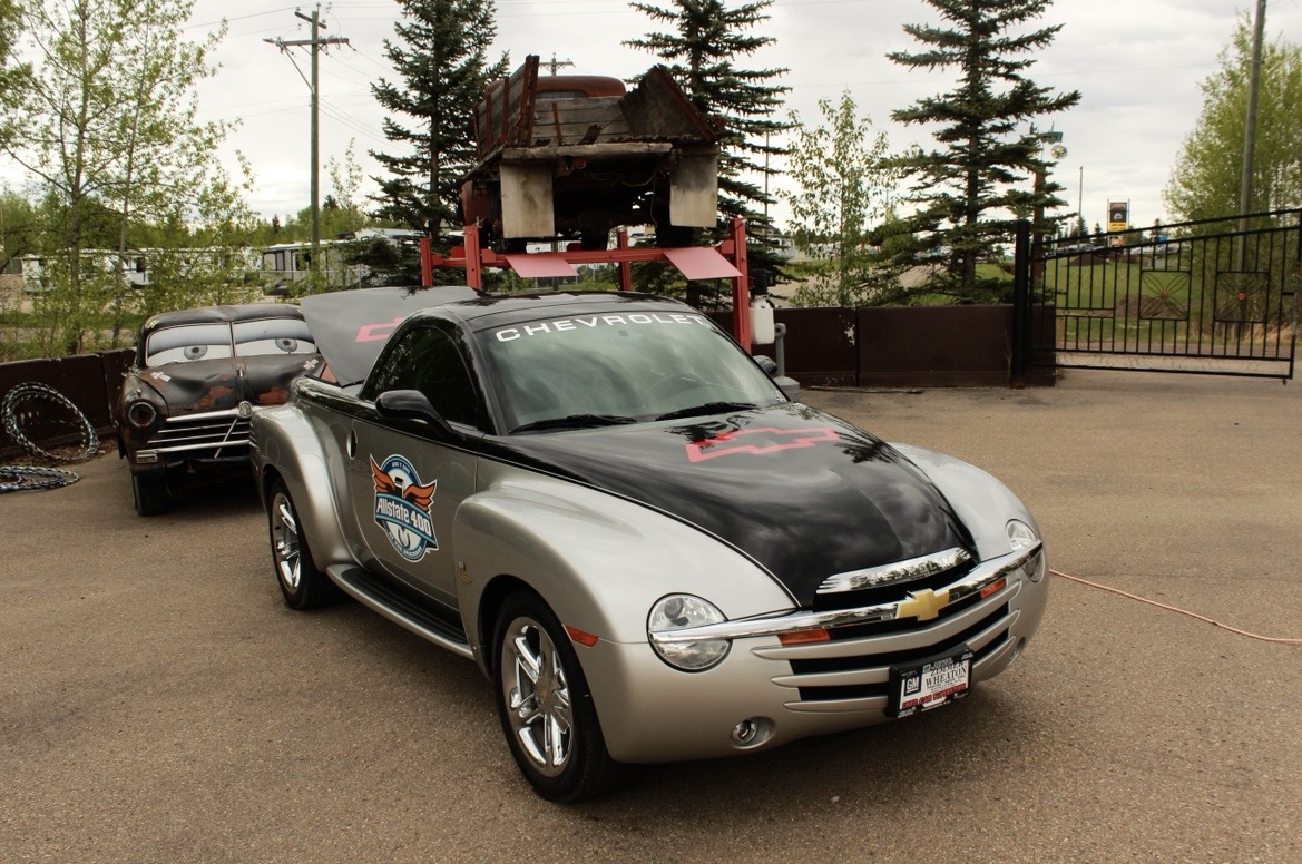 Chevy SSR exterior front
